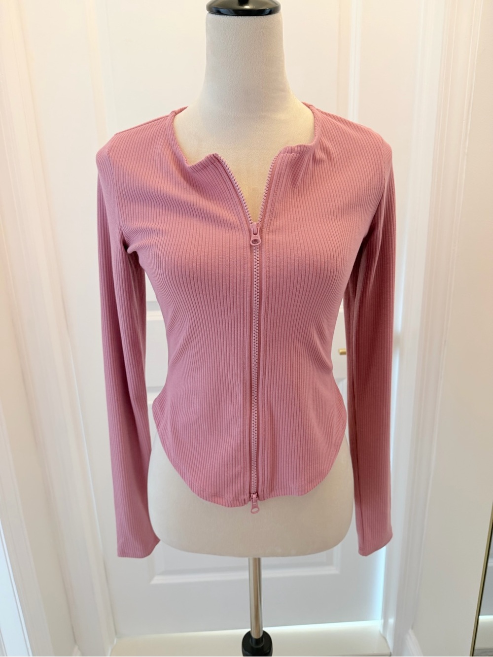 ALO SEAMLESS RIBBED JACKET MEDIUM PINK NWOT - Picture 8 of 9
